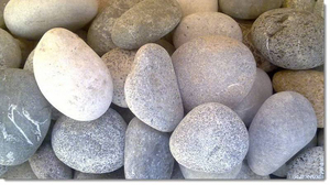Круглые камни хорошо подойдут в банную печь